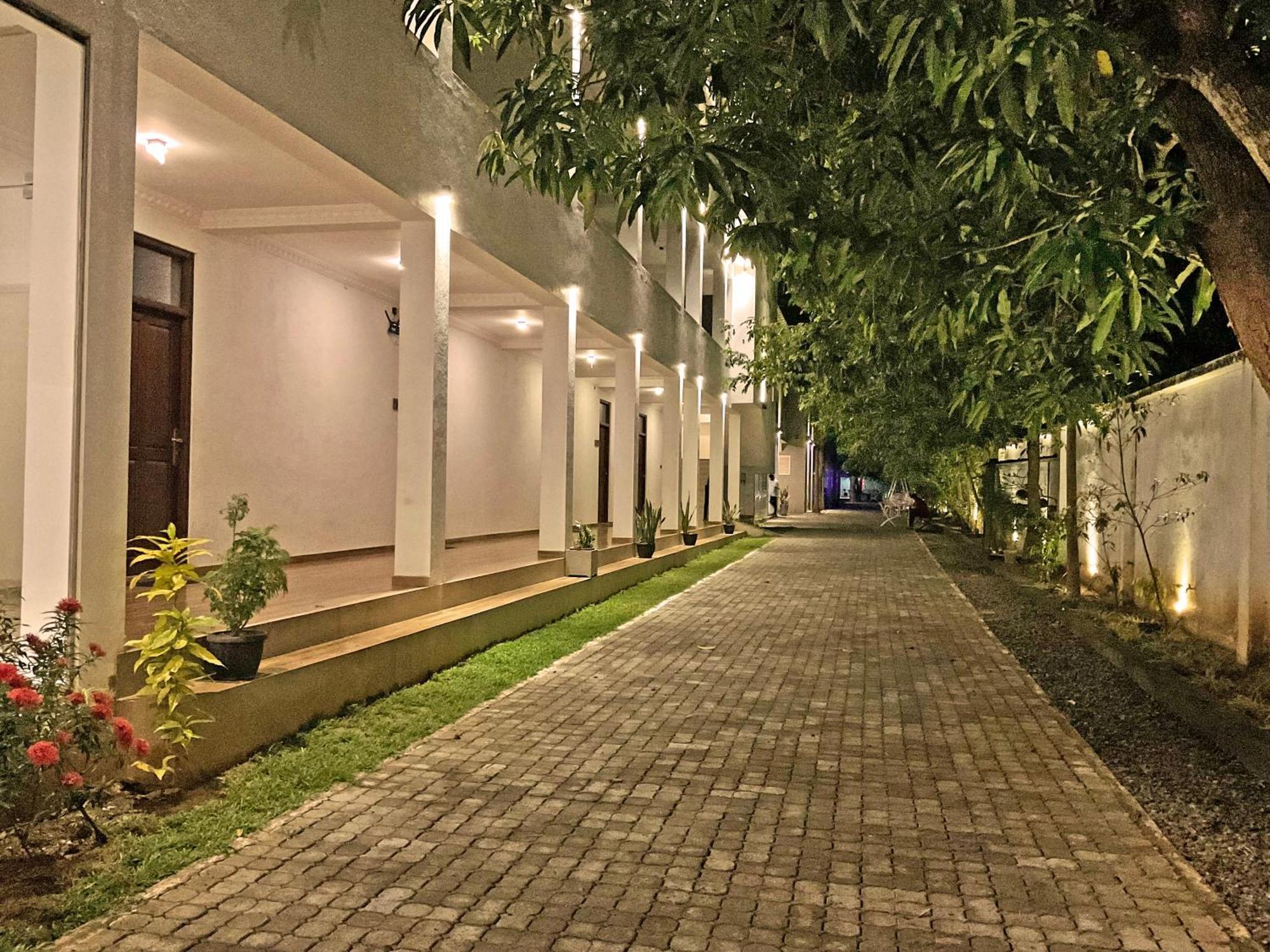 קטרגמה Grand Detagamuwa Hotel מראה חיצוני תמונה