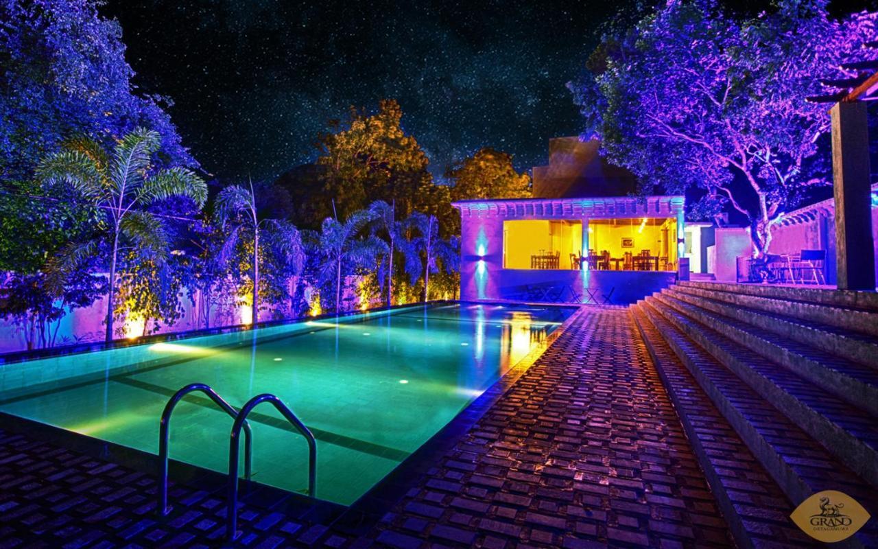 קטרגמה Grand Detagamuwa Hotel מראה חיצוני תמונה