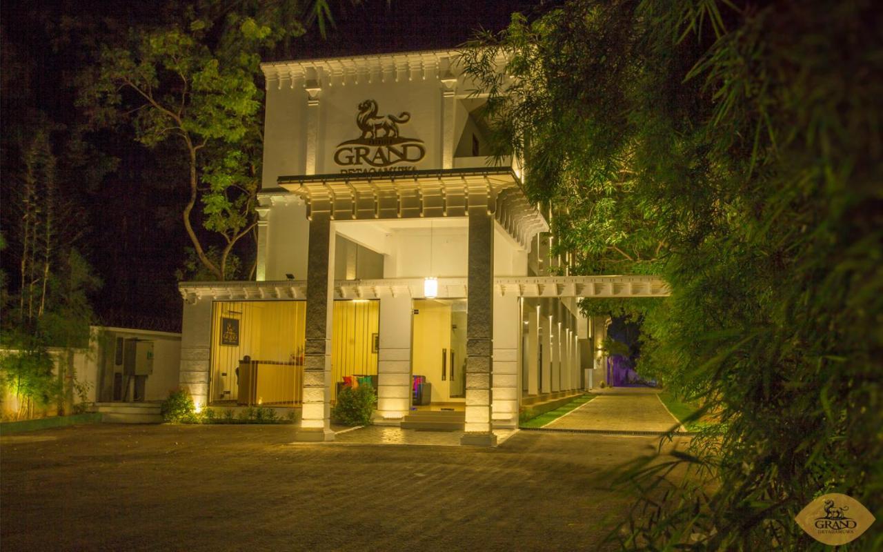 קטרגמה Grand Detagamuwa Hotel מראה חיצוני תמונה